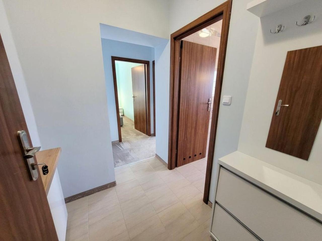 One-Bedroom Apartment,1548021487:JPEG