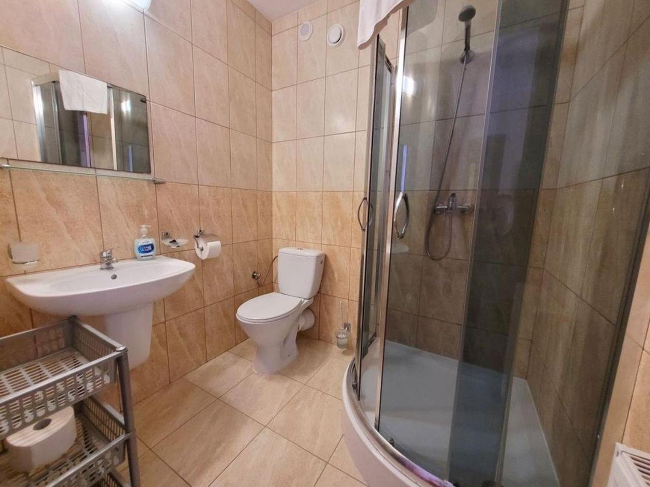 Double Room,1548022093:JPEG